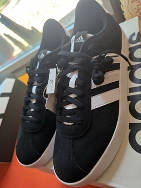 Brand New- Adidas VL Court 3. Mens Size 11.5/ Womens 12.5